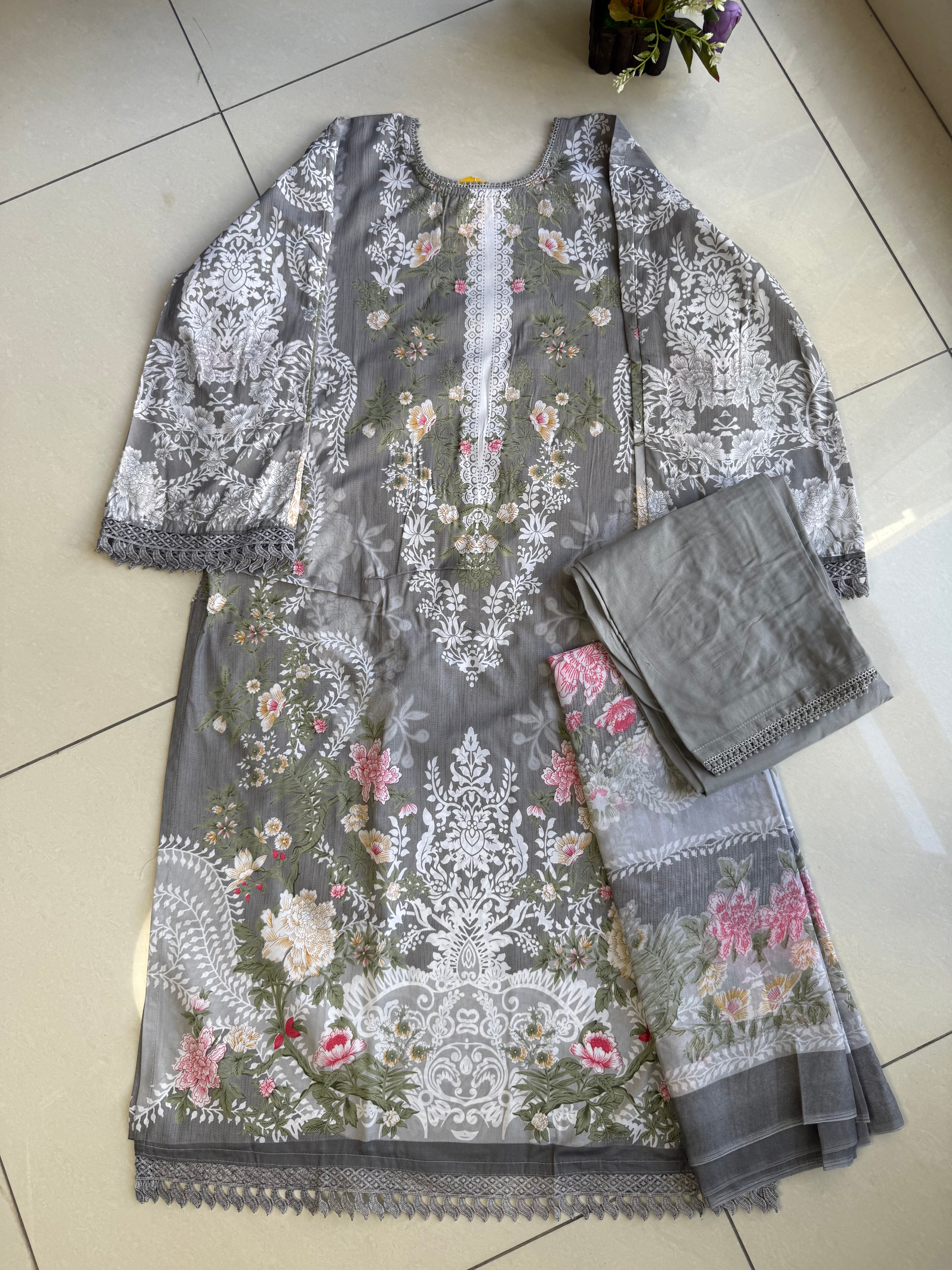 Pakistani Cotton lawn Suit