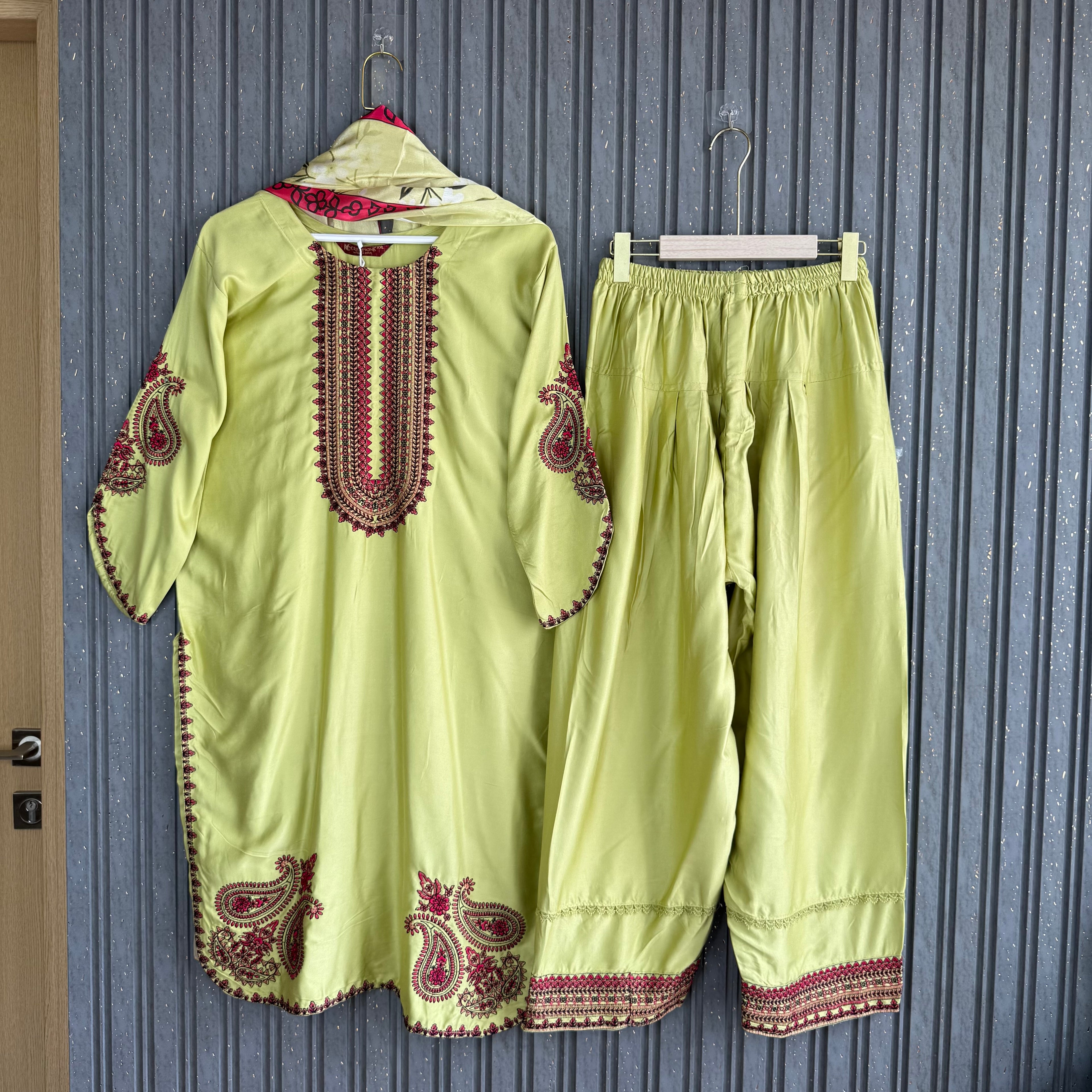 Javeria saud Farshi co ord set