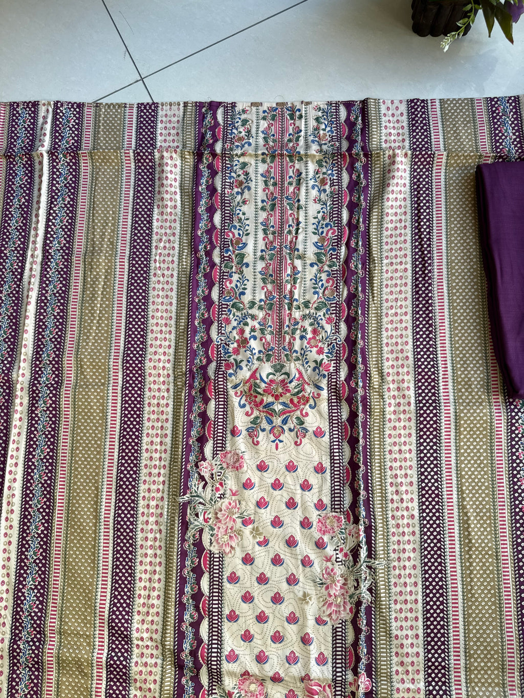 Hamdan Unstitched Suit