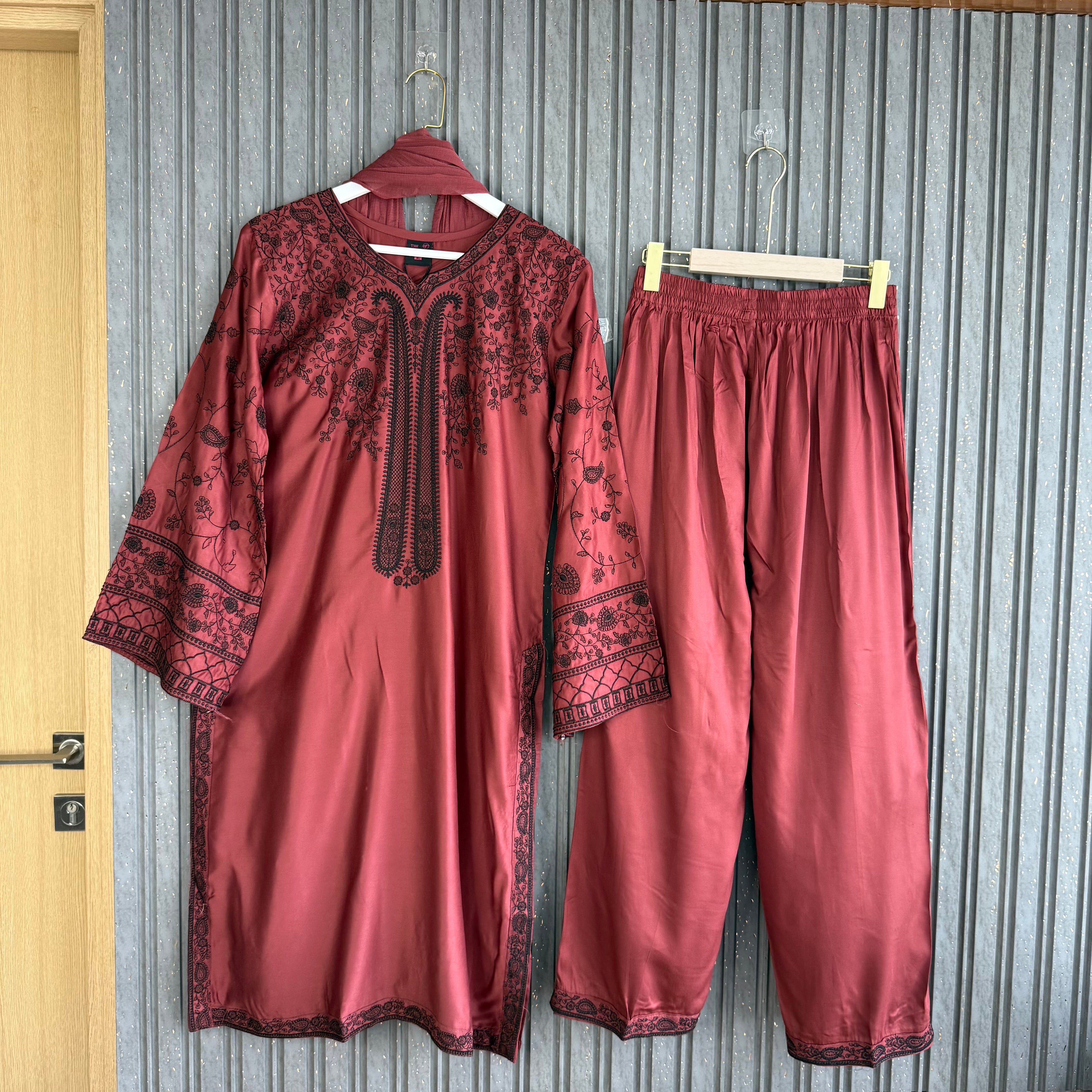 Agha talal pakistani suit