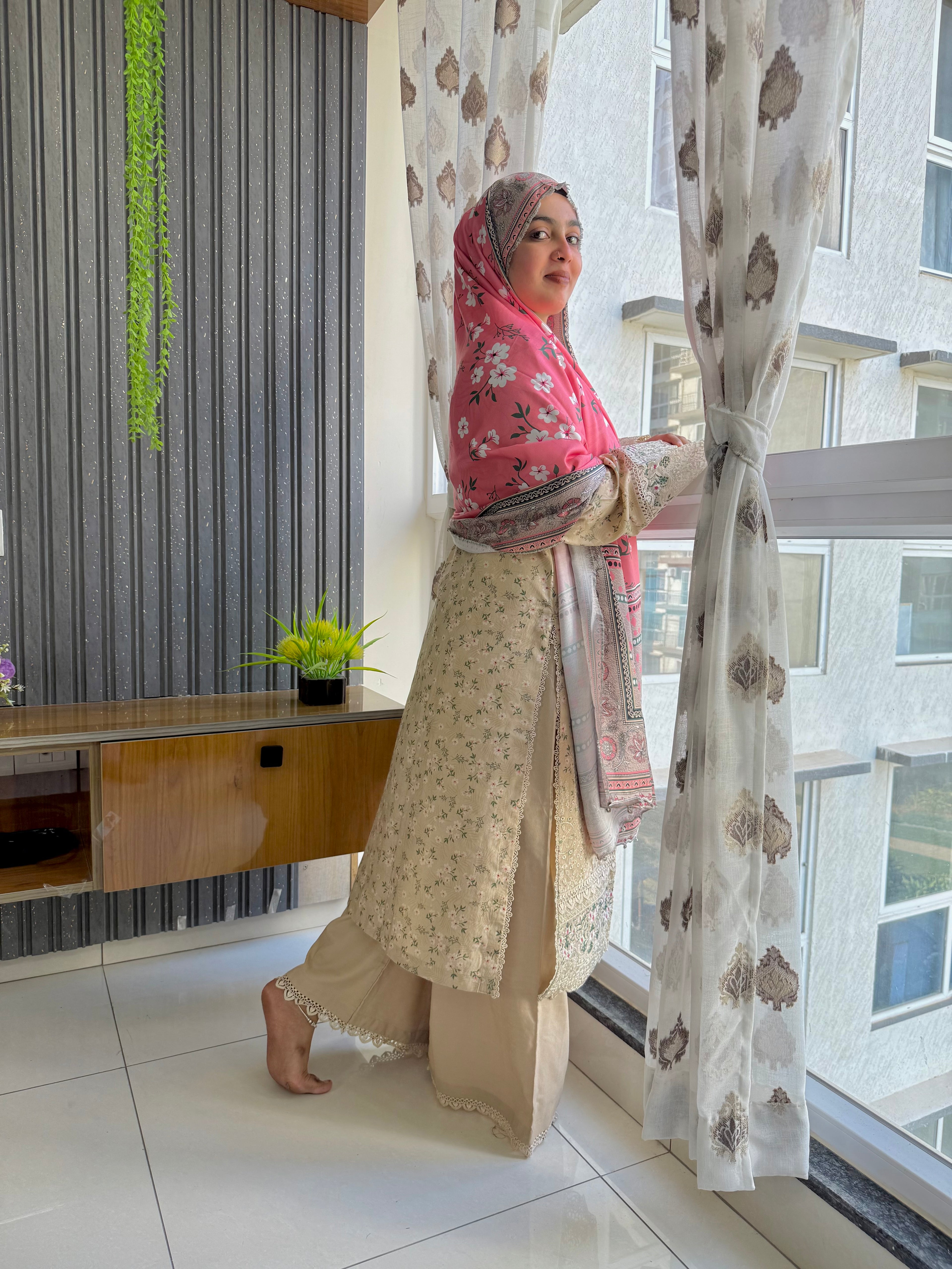 Hamna pakistani suit