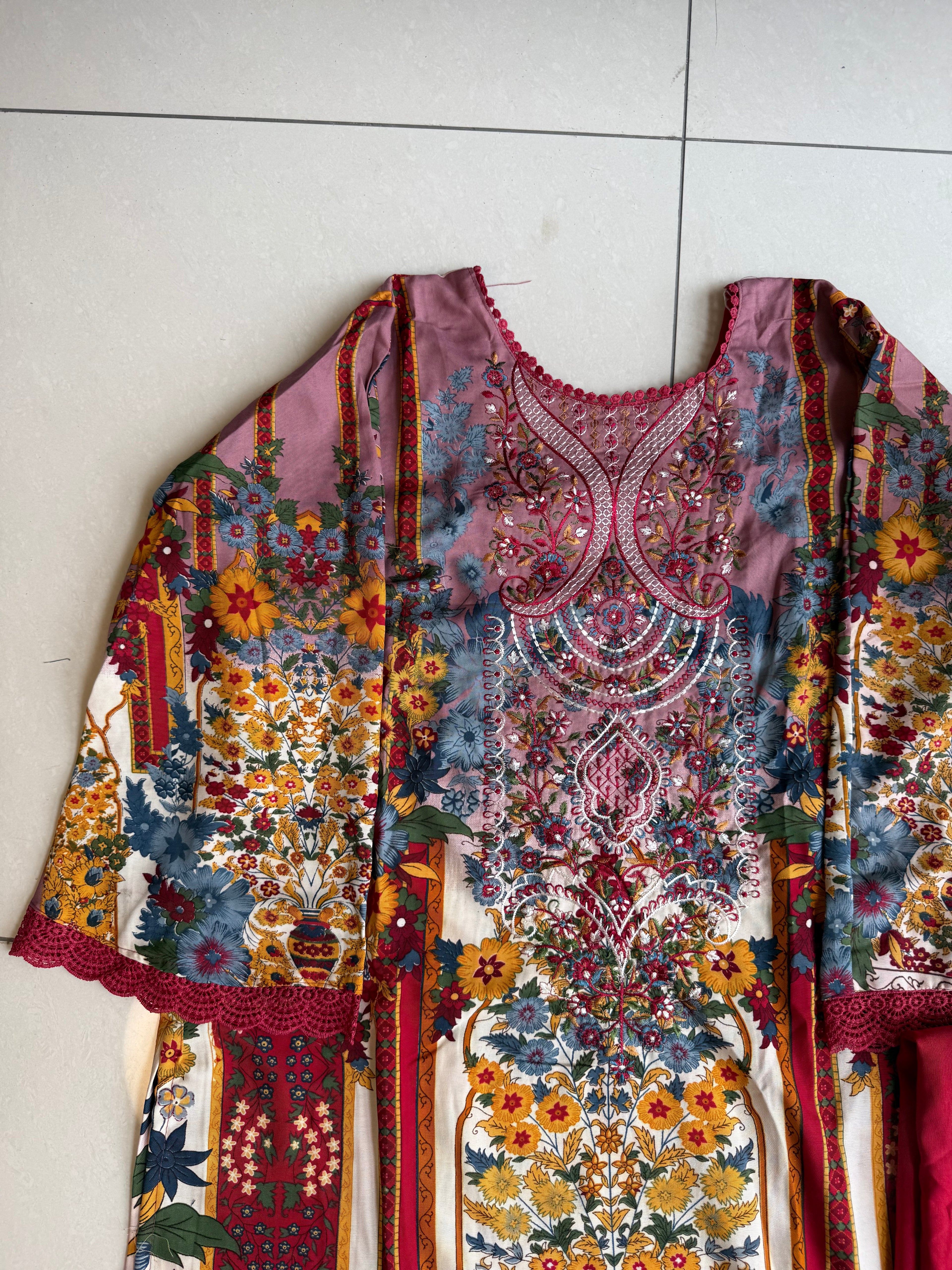 Pakistani Lawn Suit Rayon