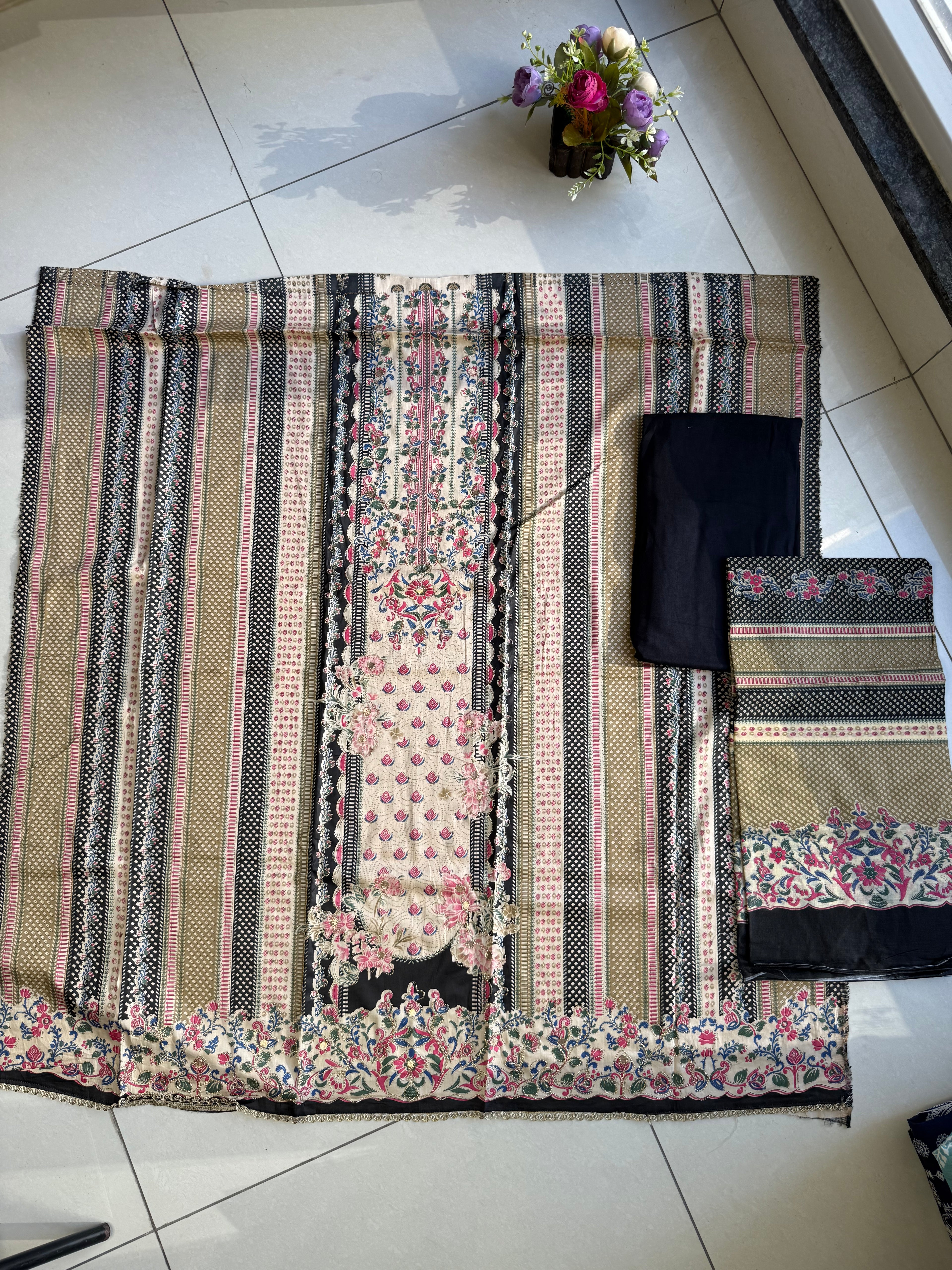 Hamdan Unstitched Suit