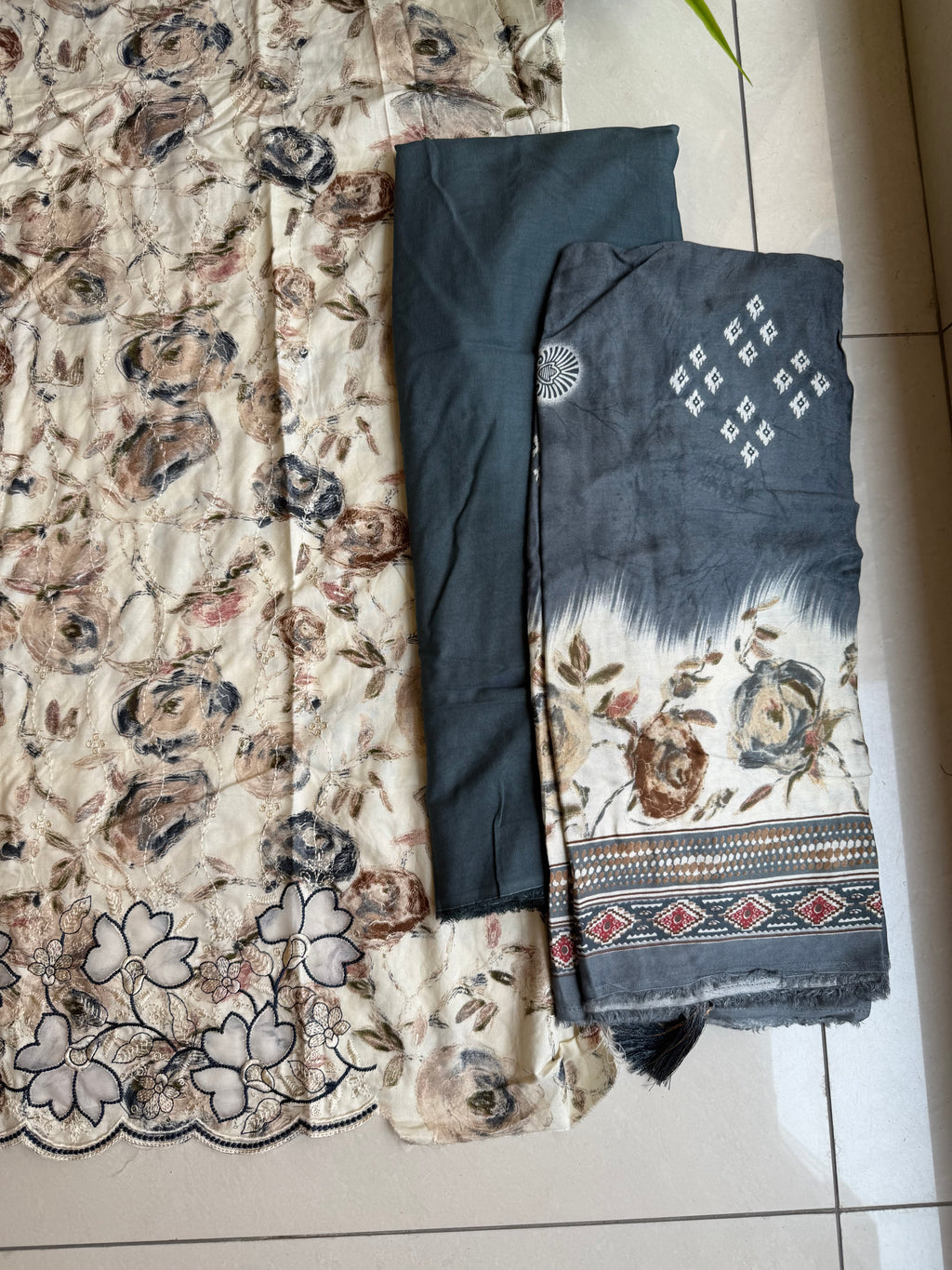 Lameesa unstitched suit