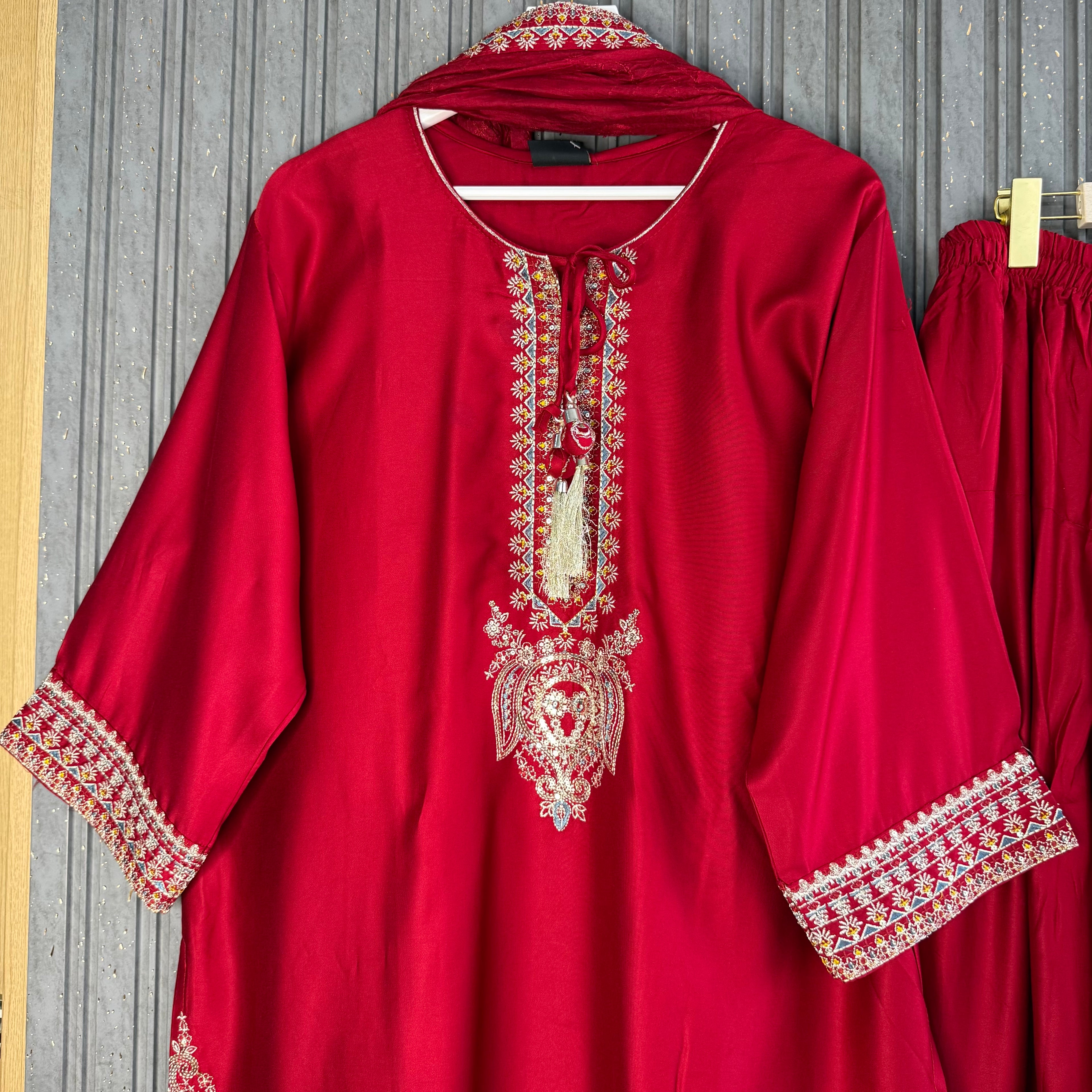 Dabish Farshi suit