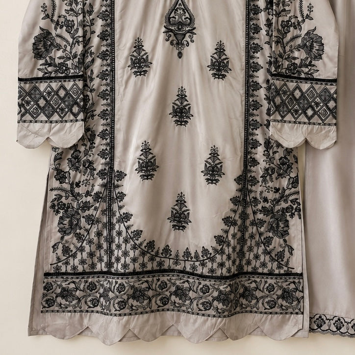 Maham hayat Pakistani suit