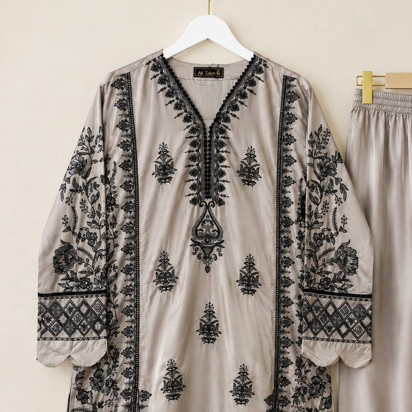 Maham hayat Pakistani suit