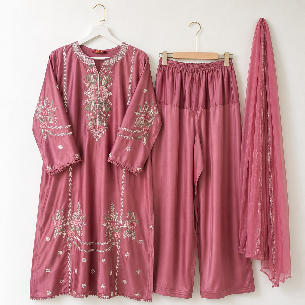 Rabia Nawal Pakistani suit