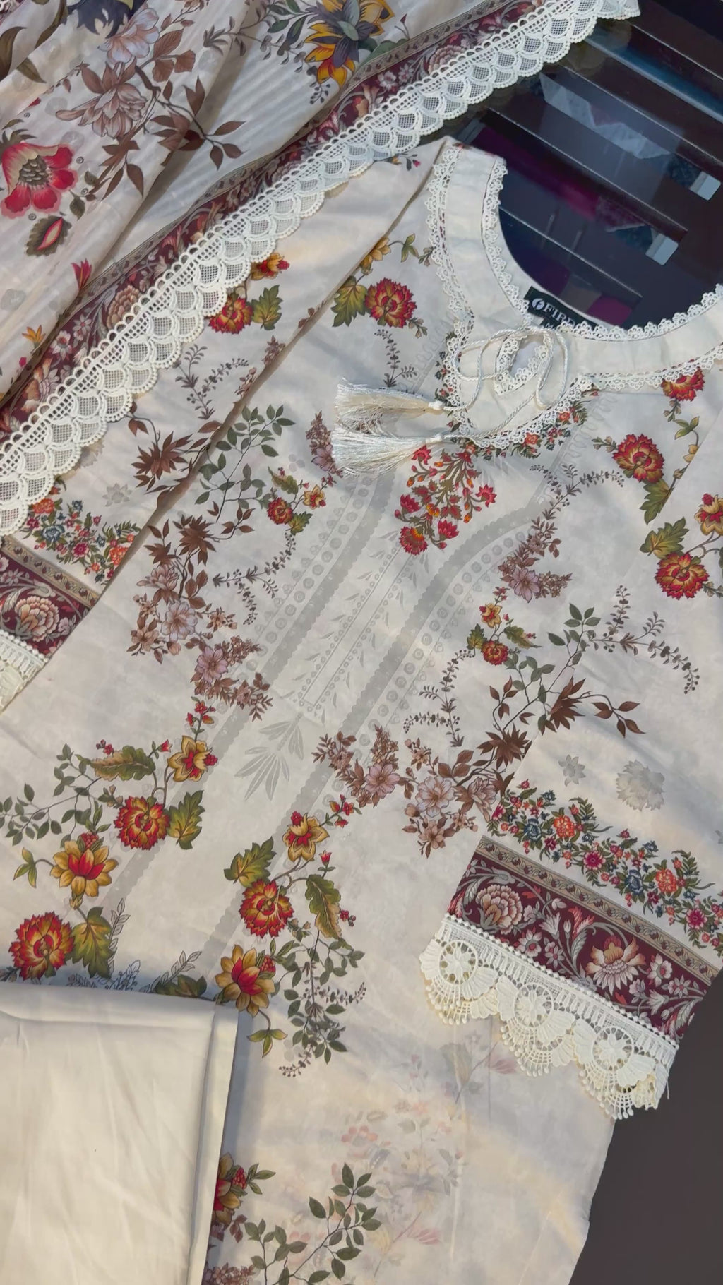 Maliha kashaf  Pakistani suit