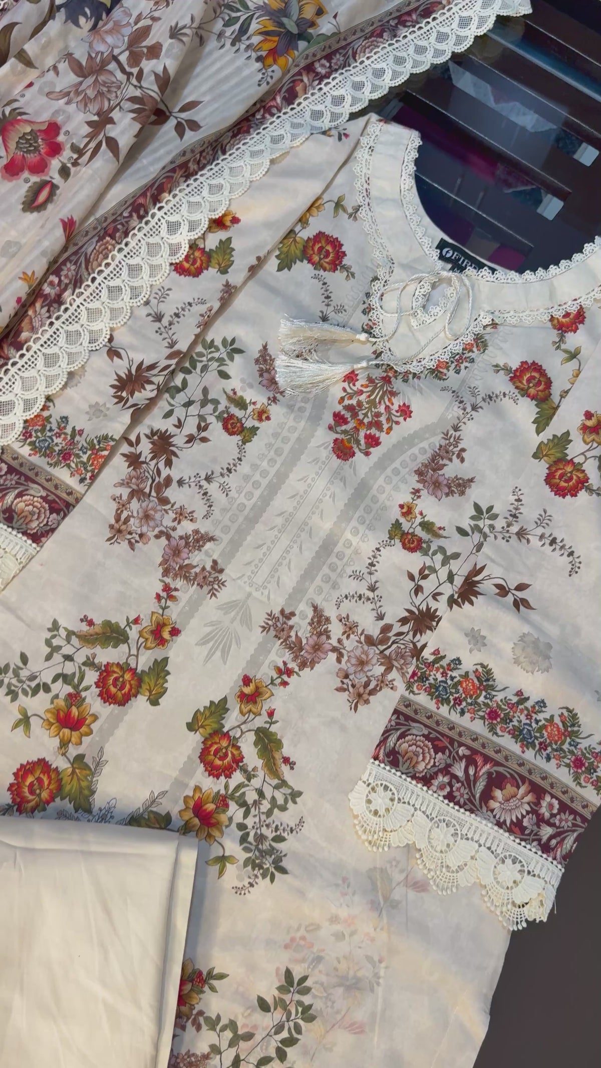 Maliha kashaf  Pakistani suit