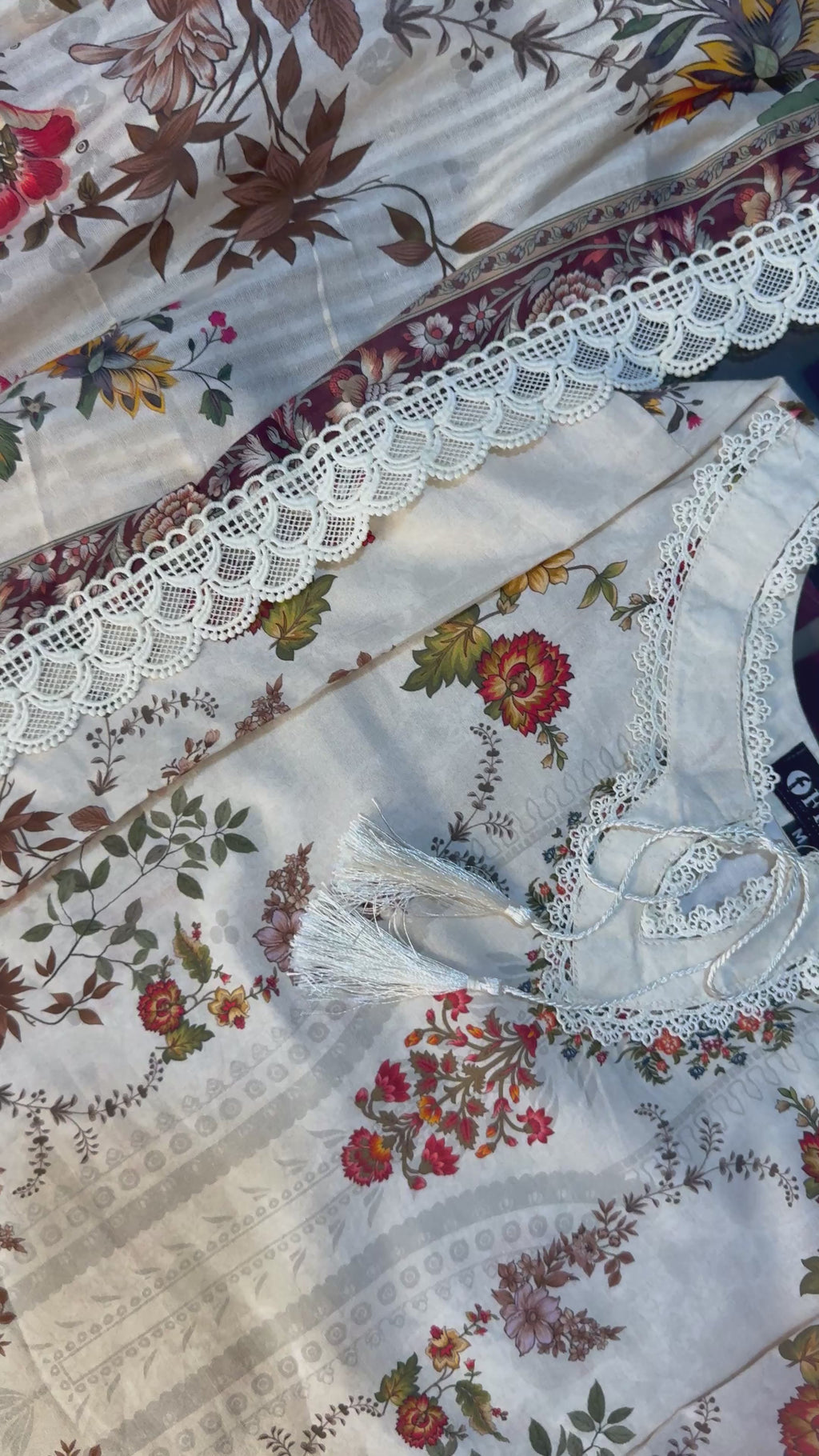 Maliha kashaf  Pakistani suit